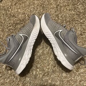 Nike react